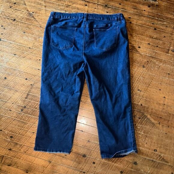 Chicos distressed denim 3/XL minimalist capri jeans - Picture 3 of 3